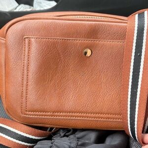 Moda Luxe Brown Crossbody Bag with Textured Leather